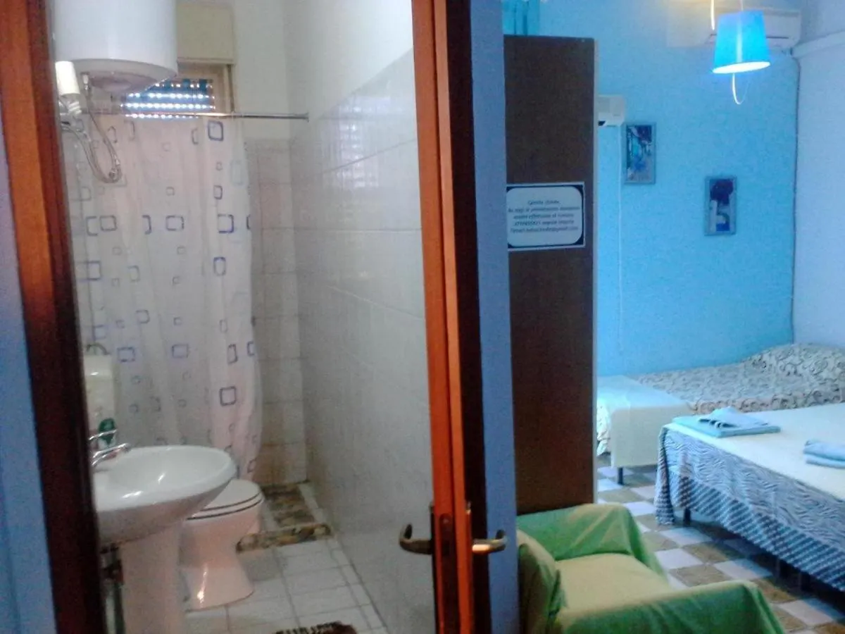 Room In Bb - Guest House In Acireale Santa Tecla