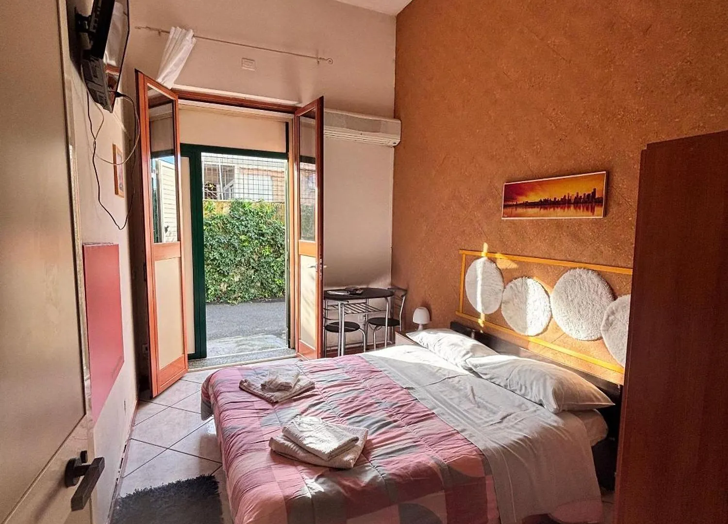 Room In Bb - Guest House In Acireale Santa Tecla